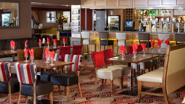 Lodge Hotel Coleraine Extérieur photo
