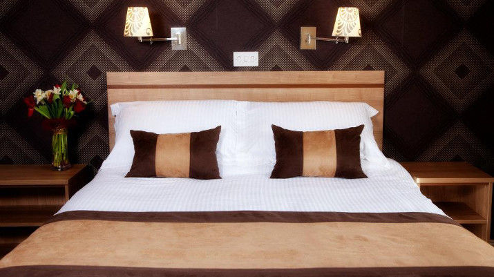Lodge Hotel Coleraine Extérieur photo